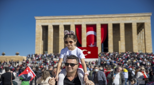 Anıtkabir'de 29 Ekim Cumhuriyet Bayramı coşkusu