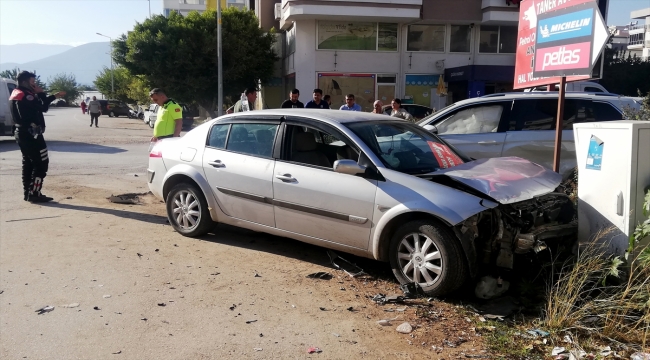 Antalya'da "dur" ihtarına uymayarak kaçan 2 kişi kaza yapınca yakalandı