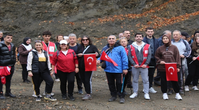 Cumhuriyet'in 99. yılında 99 kişi ile 9 kilometre yürüdüler