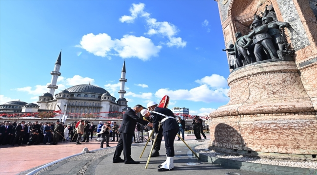 Cumhuriyet'in kuruluşunun 99'uncu yıl dönümü kapsamında Taksim'de tören düzenlendi