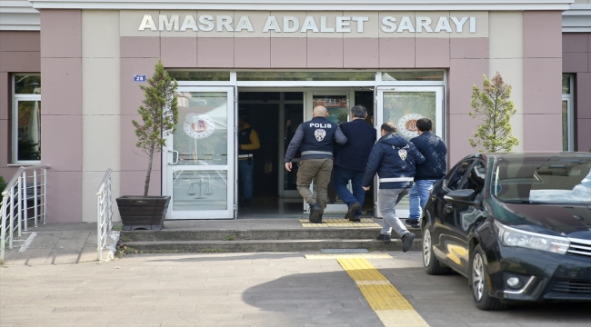 Amasra'da maden ocağındaki patlamaya ilişkin gözaltına alınan şüphelilerin adliyeye sevki sürüyor