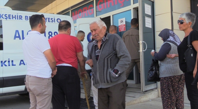 Antalya'da otomobilin devrilmesi sonucu uzman çavuş baba ile bebeği öldü, anne yaralandı