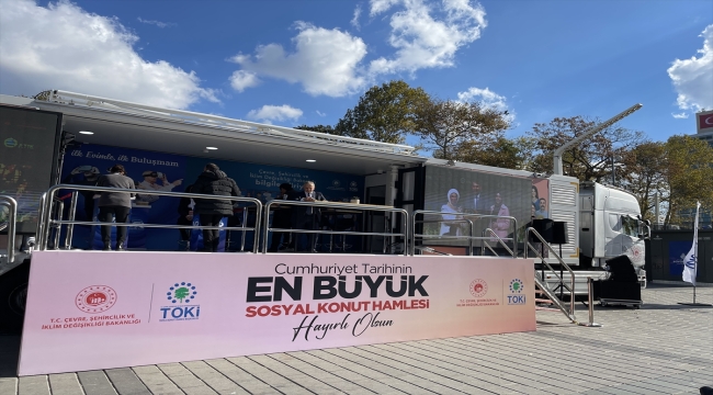 "İlk Evim, İlk Evim Arsa" projesinin tanıtım tırı Taksim Meydanı'nda