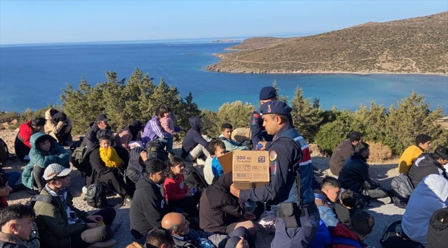 İzmir'de yasa dışı geçiş hazırlığındaki 107 düzensiz göçmen yakalandı