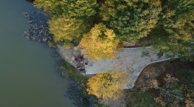 Kurugöl Tabiat Parkı, sonbaharda ziyaretçilerine eşsiz manzaralar sunuyor