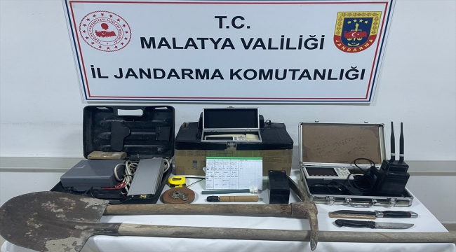 Malatya'da kaçak kazı yapan 7 kişi suçüstü yakalandı