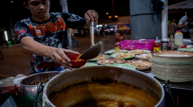 Malezya'nın ulusal ekmeği "roti canai", Güneydoğu Asya'nın vazgeçilmez sokak lezzetlerinden