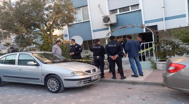 Manisa'da tabancayla oynayan arkadaşı tarafından vurulan kişi yaralandı