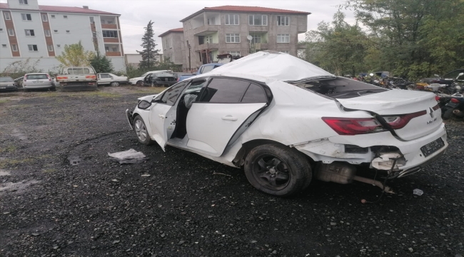 Samsun'da ağaca çarpıp takla atan otomobildeki karı koca hayatını kaybetti