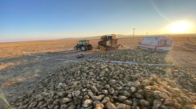 Aksaray'da pancar sökme makinesine sıkışan genç hayatını kaybetti