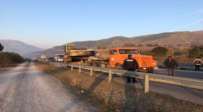 Amasya'da yolcu otobüsü ile tırın çarpıştığı kazada 1 kişi öldü, çok sayıda kişi yaralandı