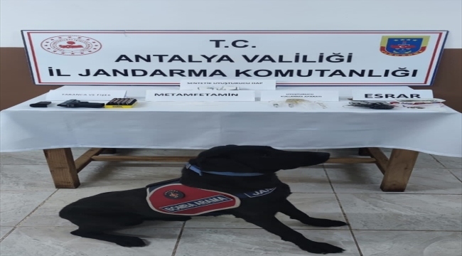 Antalya'da uyuşturucu operasyonunda 3 kişi yakalandı