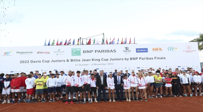 Bakan Kasapoğlu, tenis turnuvaları ödül törenine katıldı