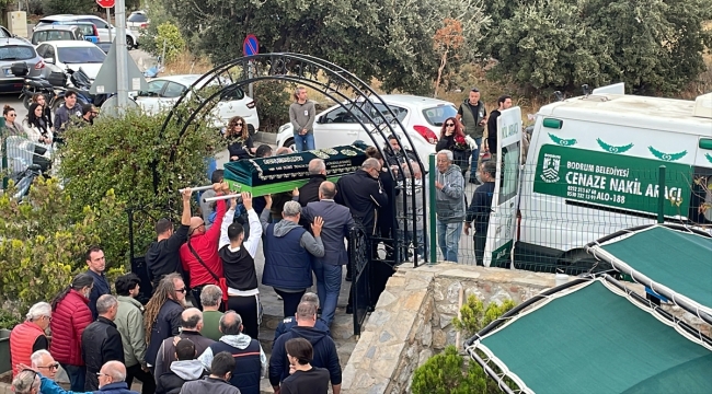 Bodrum'da sahte içkiden yaşamını yitirdiği öne sürülen kişi toprağa verildi