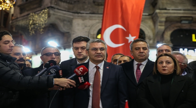 CHP İstanbul örgütü, terör saldırısında yaşamını yitirenleri İstiklal Caddesi'nde andı