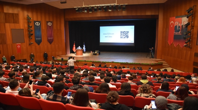 Dışişleri Bakan Yardımcısı Kaymakcı, Eskişehir'de "AB Süreci" konulu konferansa katıldı