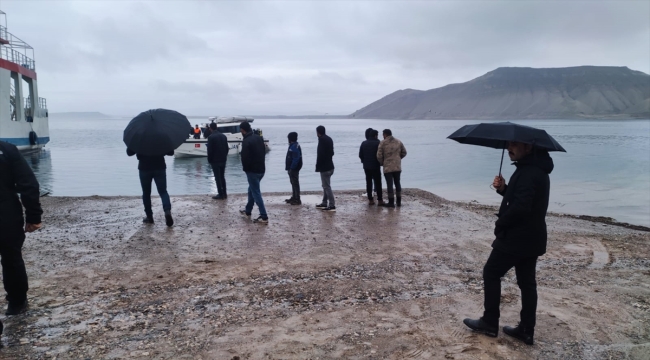 Elazığ'da teknesiyle baraj gölüne açılan balıkçı kayboldu