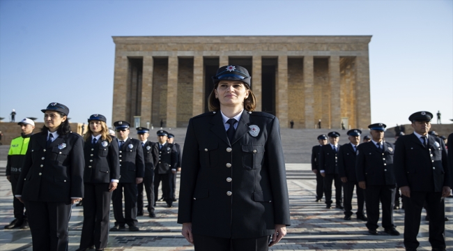 Emniyet Genel Müdürü Aktaş ve beraberindekiler Atatürk Haftası dolayısıyla Anıtkabir'i ziyaret etti