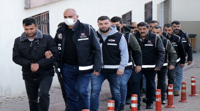 Kayseri merkezli kaçakçılık operasyonunda gözaltına alınan 9 şüpheli adliyede