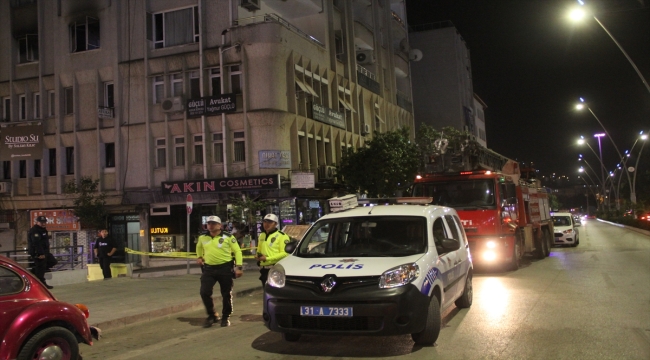 Hatay'da eşi ve 3 çocuğunun bulunduğu evini ateşe veren kişi gözaltına alındı