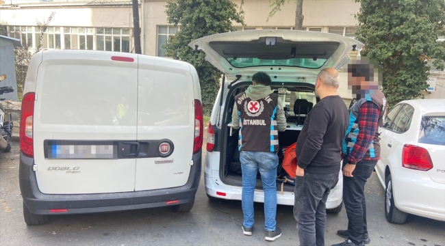 İstanbul'da ambulansa yol vermeyen sürücüye para cezası uygulandı