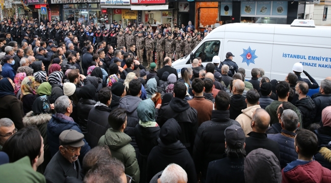 İstanbul'da trafik kazasında vefat eden polis memuru son yolculuğuna uğurlandı