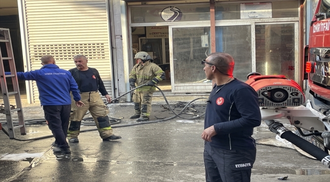 İzmir'de atölyede çıkan yangın söndürüldü