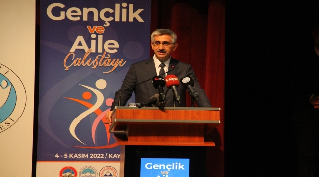 Kayseri'de "Gençlik ve Aile Çalıştayı" başladı 