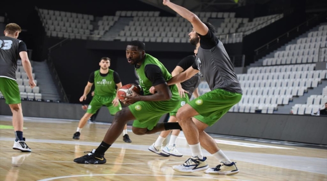 Manisa Büyükşehir Belediyespor Basketbol Takımı hazırlıklarını sürdürüyor 