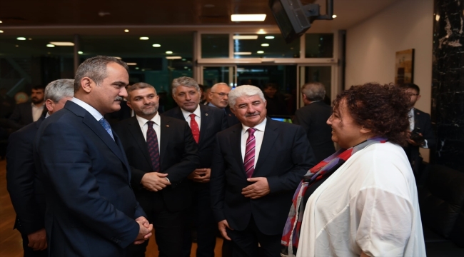 Milli Eğitim Bakanı Mahmut Özer, Hatay'da lise öğretmeniyle buluştu