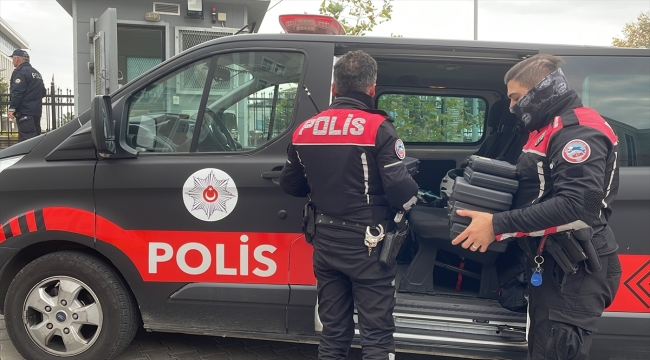 Samsun'da bir araçta 10 silah bulundu, 4 zanlı yakalandı