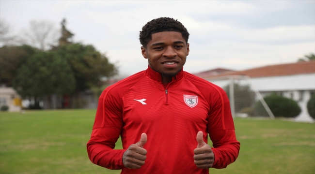 Samsunspor'un İngiliz futbolcusu Kadeem Harris son haftalardaki sonuçlardan memnun