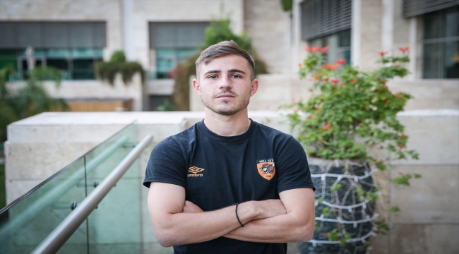 Sezon başında Fenerbahçe'den Hull City'ye transfer olan Pelkas, ligleri kıyasladı: