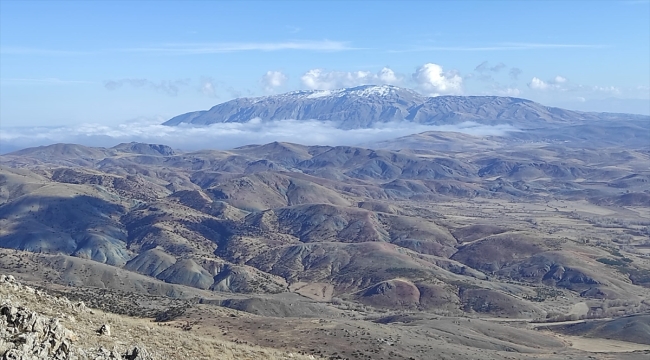 Sivas'ta dağcılar Tecer Dağları'na tırmandı