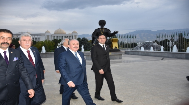 TBMM Başkanı Şentop, Türkmenistan'da ziyaretlerde bulundu