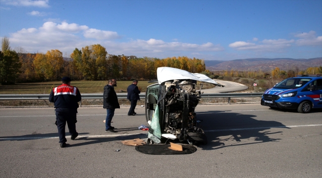 Tokat'ta devrilen otomobilin sürücüsü yaralandı