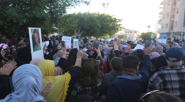 Tunus'ta iki ay önceki göçmen faciasıyla ilgili tartışmalı kurtarma çalışmaları protesto edildi