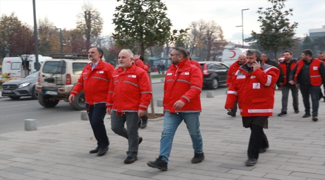 Türk Kızılaydan Düzce'deki afetzedelere barınma ve beslenme desteği