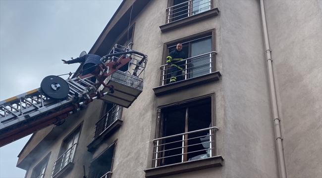 Zonguldak'ta dairede çıkan yangında 15 öğrenci dumandan etkilendi