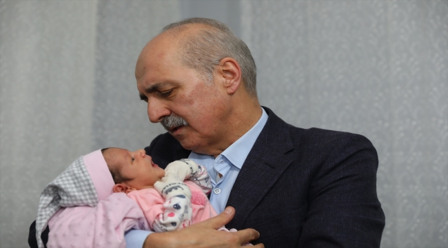 AK Parti Genel Başkanvekili Kurtulmuş, gazinin bebeğinin kulağına dualarla ismini okudu