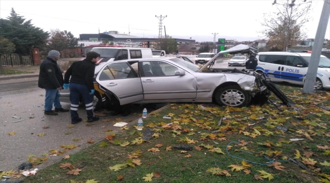 Amasya'da iki ayrı trafik kazasında 4 kişi yaralandı