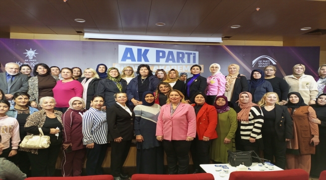 Antalya'da "AK Parti Siyaset Akademisi Kadın" programı düzenlendi