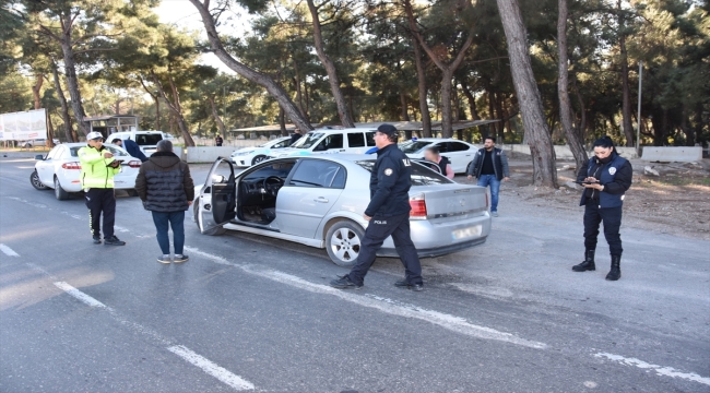 Antalya'da "Huzurlu sokaklar uygulaması" yapıldı