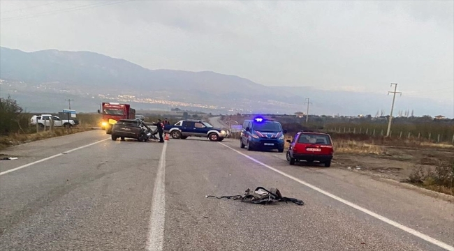 Aydın'da otomobille çarpışan traktörün sürücüsü hayatını kaybetti