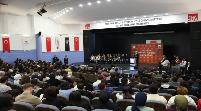 Bakan Çavuşoğlu, "Türkiye'nin Girişimci ve İnsani Dış Politikası" konferansında konuştu