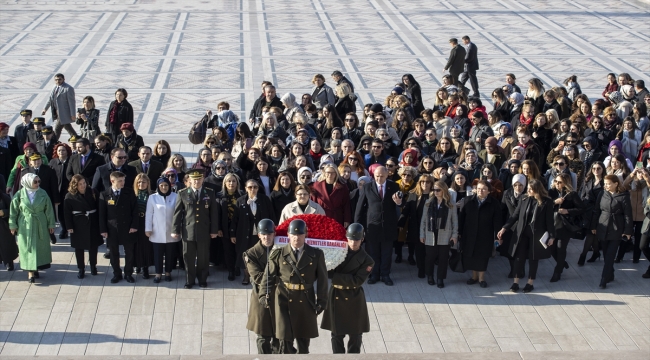 Bakan Yanık ve beraberindeki heyet Anıtkabir'i ziyaret etti