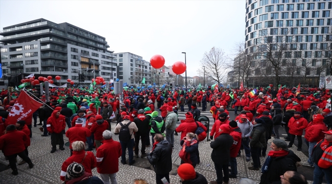 Belçika'da çalışanlar hayat pahalılığını protesto için greve gitti