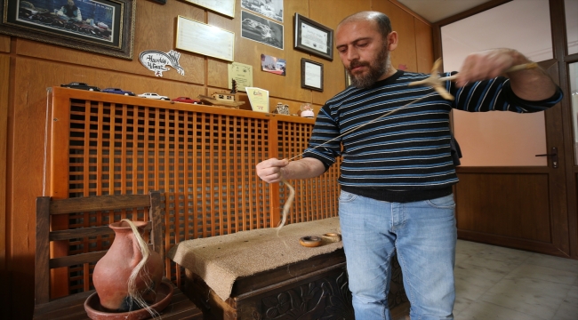 Bitlis'teki son harik ustası, mesleğini 25 yıldır yaşatmaya çalışıyor