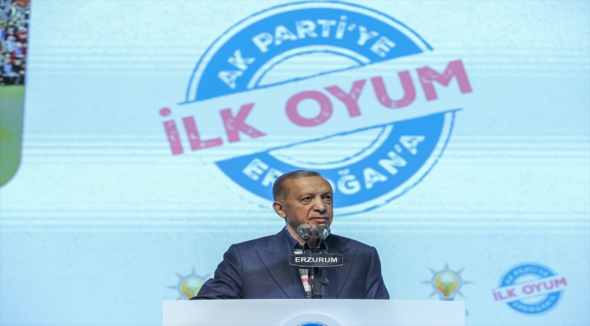 Cumhurbaşkanı Erdoğan "İlk Oyum AK Parti'ye İlk Oyum Erdoğan'a Programı"nda gençlerle buluştu