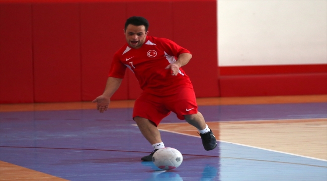 Down Sendromlular Futsal Milli Takımı'nın Gaziantep kampı başladı